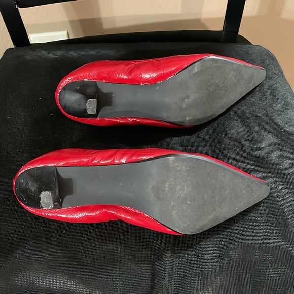 Red Michael Khors kitten heels - Picture 2 of 5